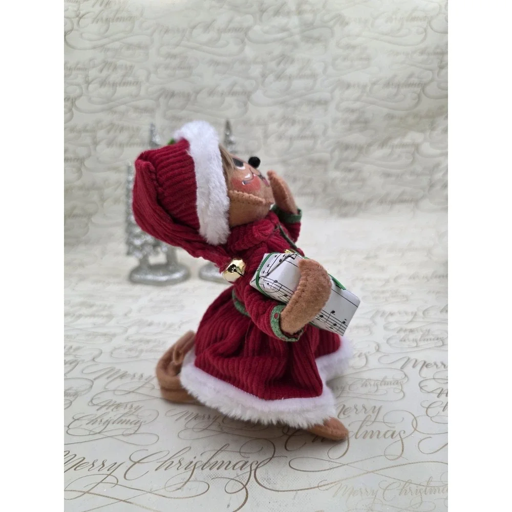 Annalee Christmas Girl Mouse Gift Music Notes Trumpet Red Green‎ Poseable 7